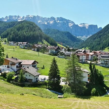 Garni Neidia Bed and Breakfast Selva di Val Gardena Esterno foto